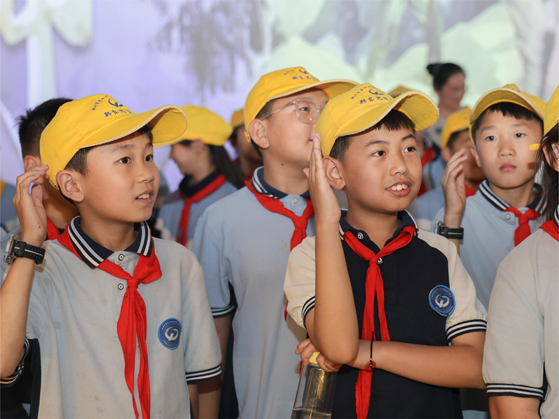 行走的思政课堂，筑牢少年中国梦——郑东思贤学校师生代表到永利首页（中国）股份有限公司官网参观学习